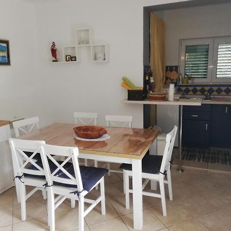 Villa Lora Тучепи Экстерьер фото